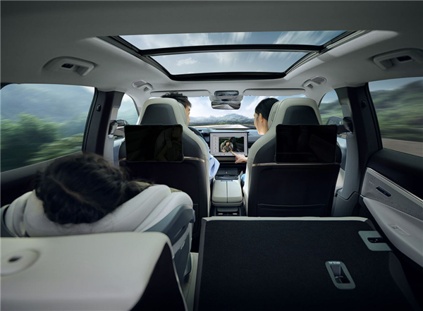 欧陆娱乐登录：限时17.98万起 2025款领克08EM-P上市：配置大升级