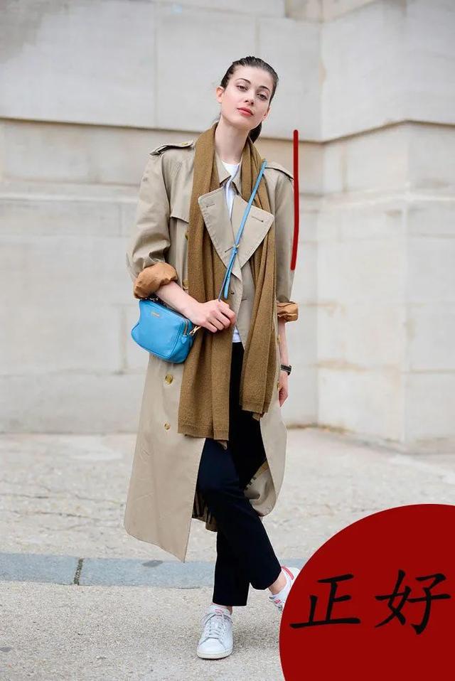 欧陆平台注册：秋天，跟赫本学穿风衣吧！