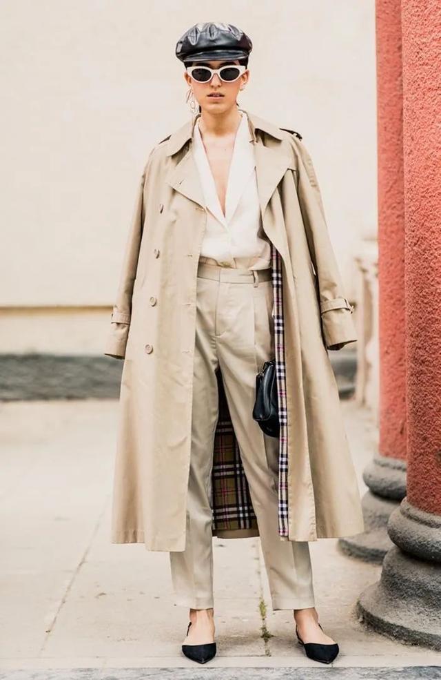 欧陆平台注册：秋天，跟赫本学穿风衣吧！