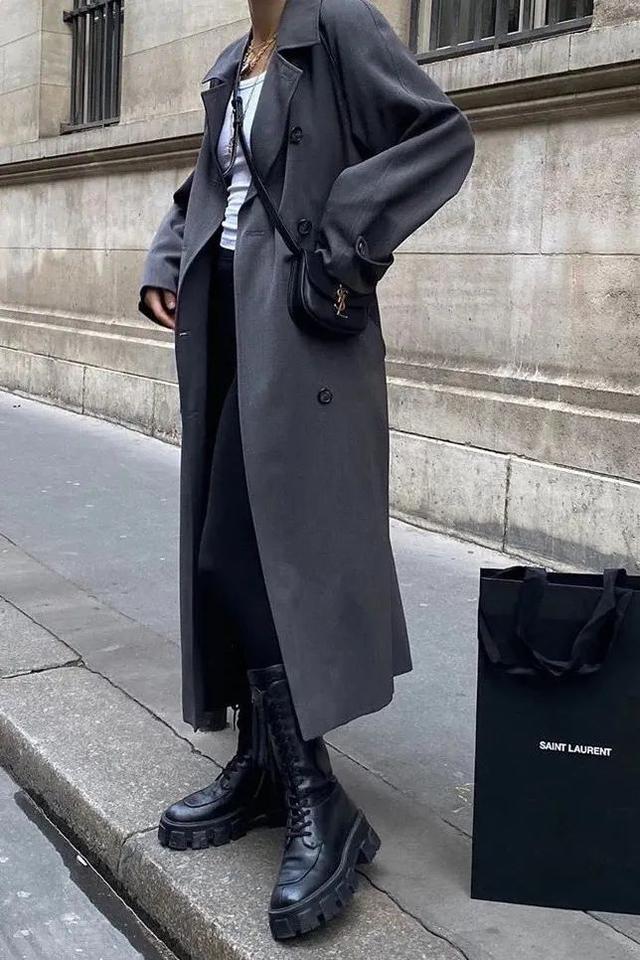 欧陆平台注册：花四位数买的“丑鞋”，咋这么多人抢着穿啊？