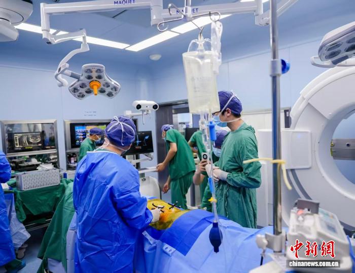 奇趣分分彩：中国专家原创UBD脊柱内镜系统完成数智化升级