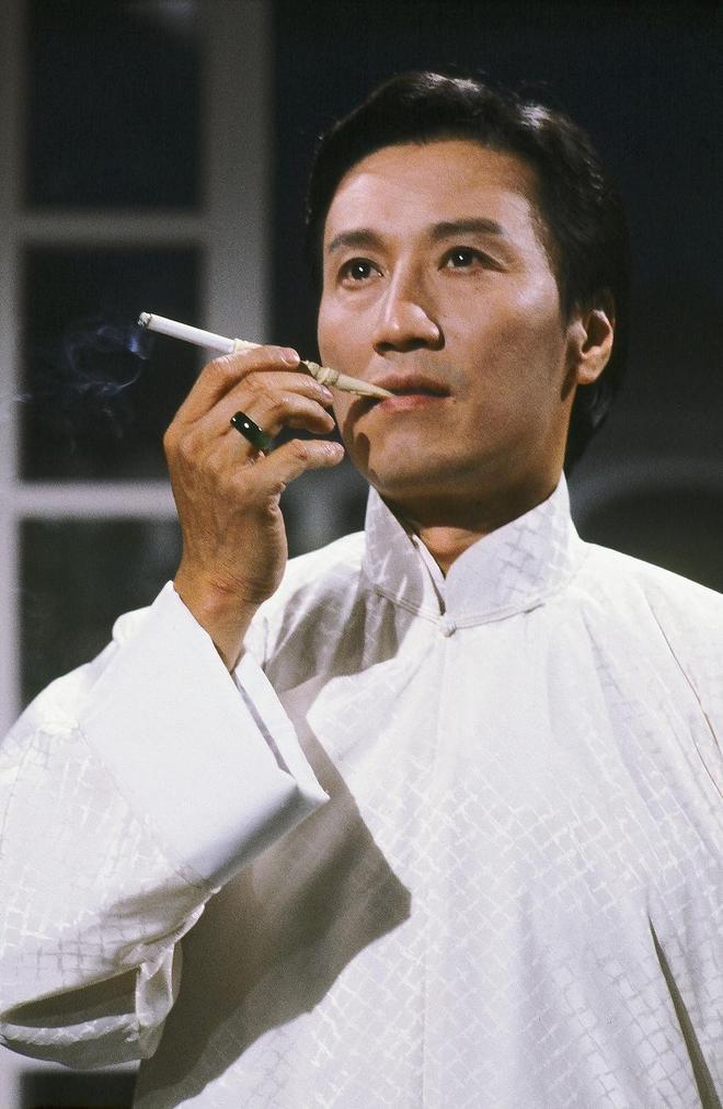欧陆娱乐：周星驰发文悼念：影帝谢贤 一路好走